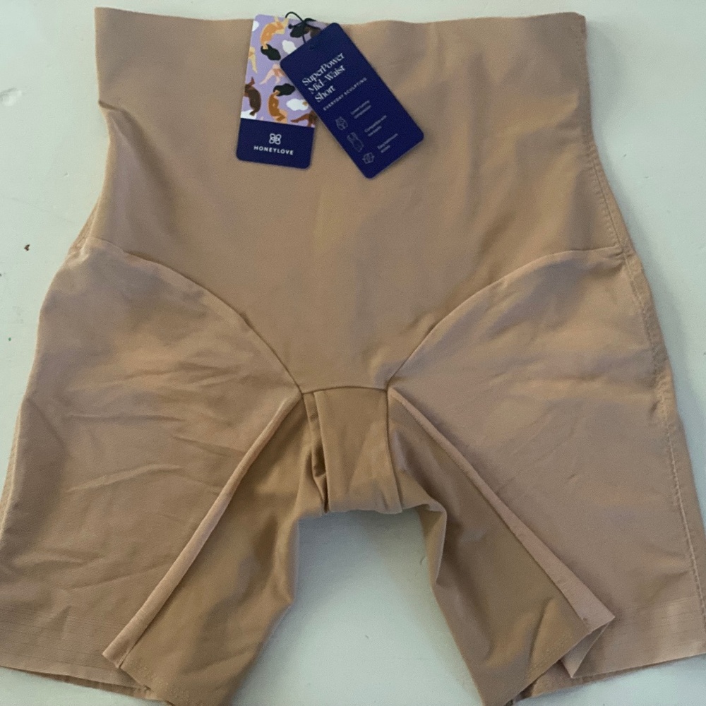 Super power Mid-Waist Short